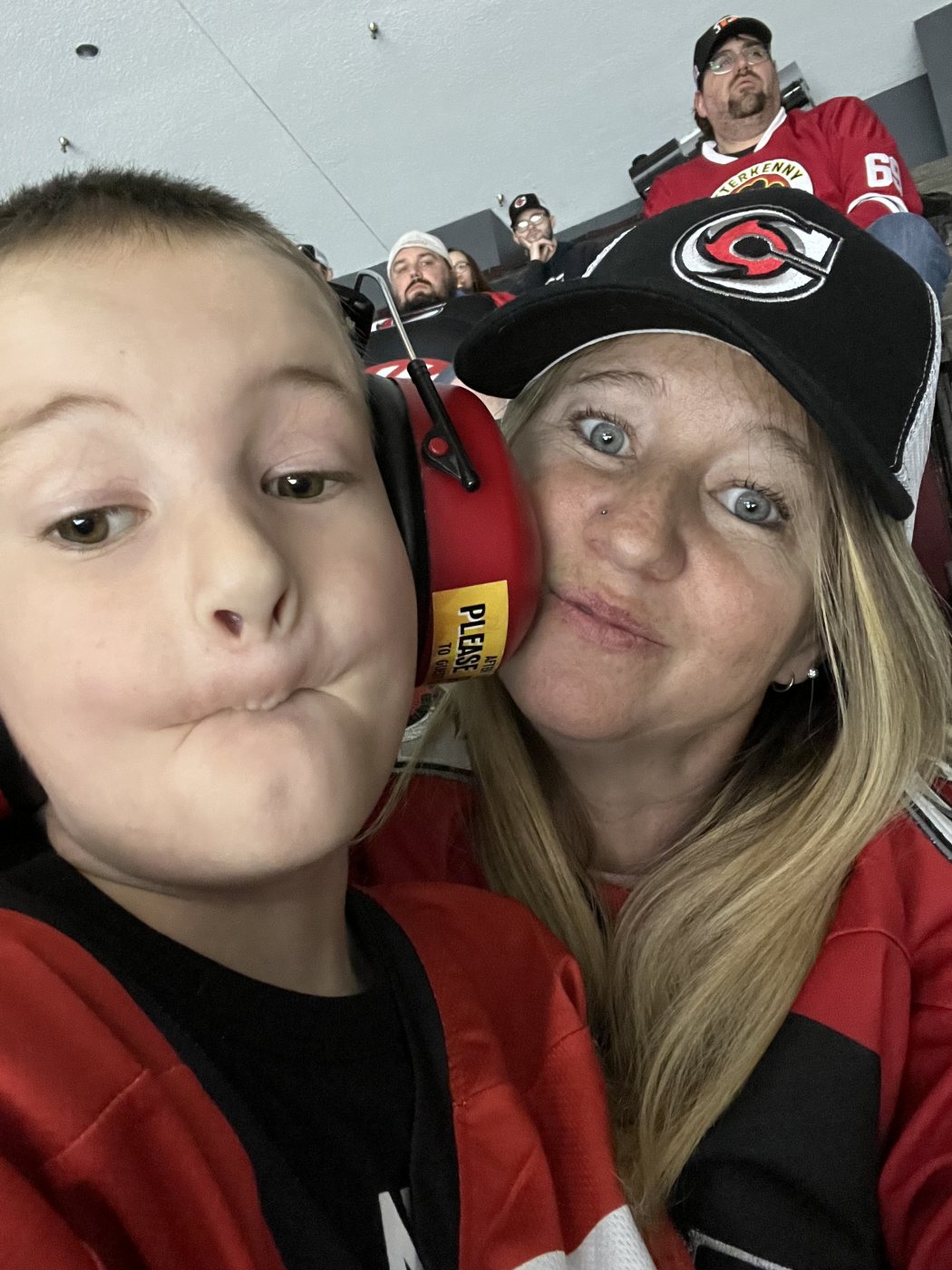 Laura Lewis cover photo